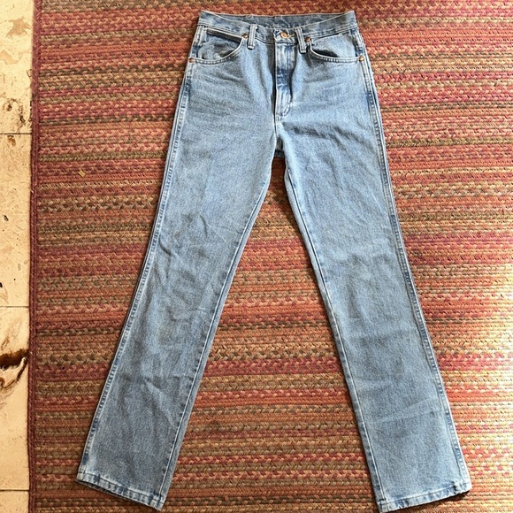 WRANGLER LIGHT WASH DENIM EQUESTRIAN COWBOY JEANS - Picture 1 of 5